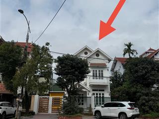 Cần bán căn biệt thự sân vườn đường lớn hướng nam, sát khu tắm khoáng nóng onsen  0989 487 ***