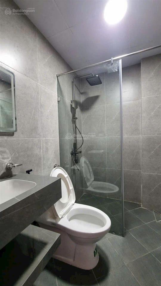 Nhà 61m xây 6 tầng, thang máy, sân để ô tô đường rộng ô tô tránh phố tư đình, long biên, hn 15.3 tỷ