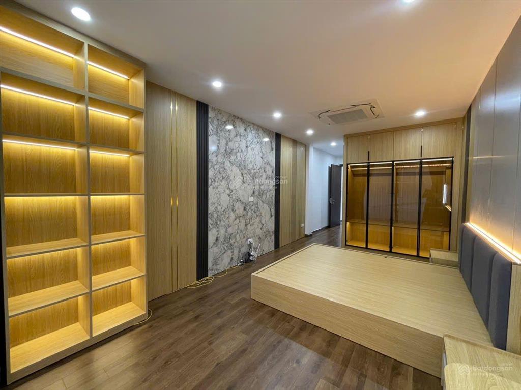 Nhà 43.5/47m xây 6 tầng, thang máy, gara ô tô, full nội thất ở 604 ngọc thụy, long biên 13.95 tỷ