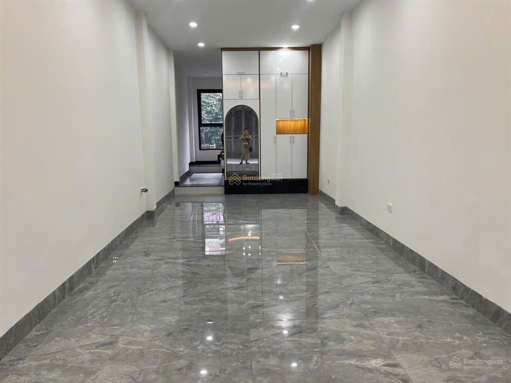 Nhà 43.5/47m xây 6 tầng, thang máy, gara ô tô, full nội thất ở 604 ngọc thụy, long biên 13.95 tỷ
