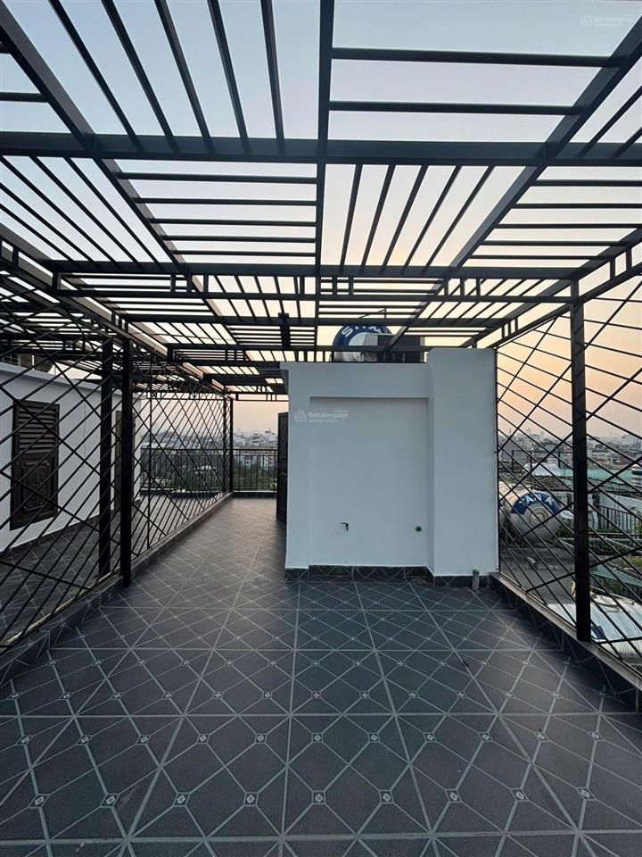 Nhà 50/65m2 7 tầng, thang máy, gara 2 ô tô, full nội thất ở gần công viên ngọc thụy, long biên hn