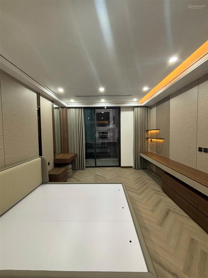 Nhà 50/65m2 7 tầng, thang máy, gara 2 ô tô, full nội thất ở gần công viên ngọc thụy, long biên hn