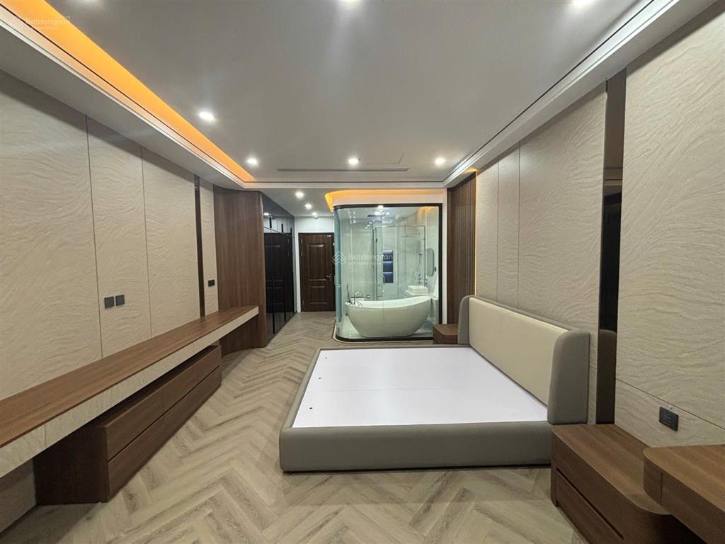 Nhà 50/65m2 7 tầng, thang máy, gara 2 ô tô, full nội thất ở gần công viên ngọc thụy, long biên hn