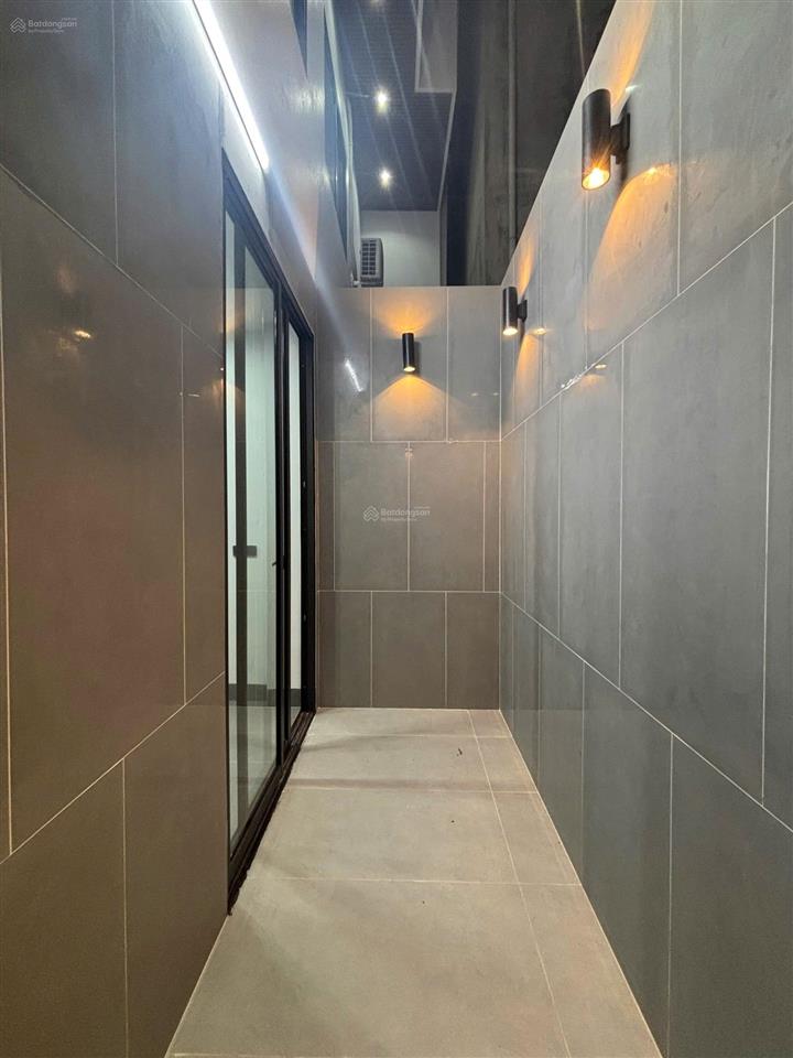 Nhà 50/65m2 7 tầng, thang máy, gara 2 ô tô, full nội thất ở gần công viên ngọc thụy, long biên hn