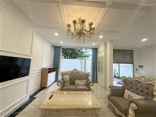 Bán biệt thự khu nam thông, phú mỹ hưng, sổ hồng riêng, nhà đẹp dọn vào ở ngay.  0978 469 ***