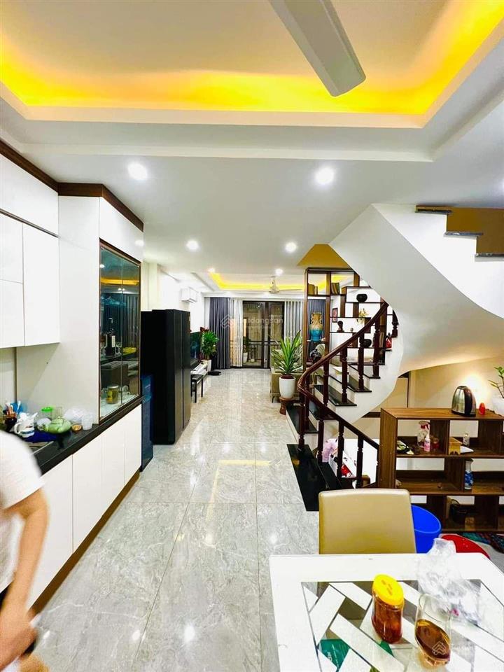 Bán nhà gần đại học quốc gia hà nội. quận cầu giấy, 45m2, 4 tầng, mt 4,2 mét, ngõ ô tô. giá 12,9 tỷ