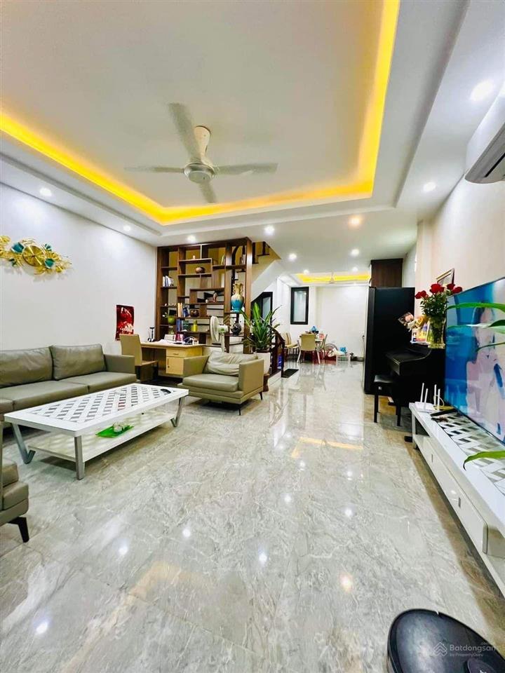Bán nhà gần đại học quốc gia hà nội. quận cầu giấy, 45m2, 4 tầng, mt 4,2 mét, ngõ ô tô. giá 12,9 tỷ