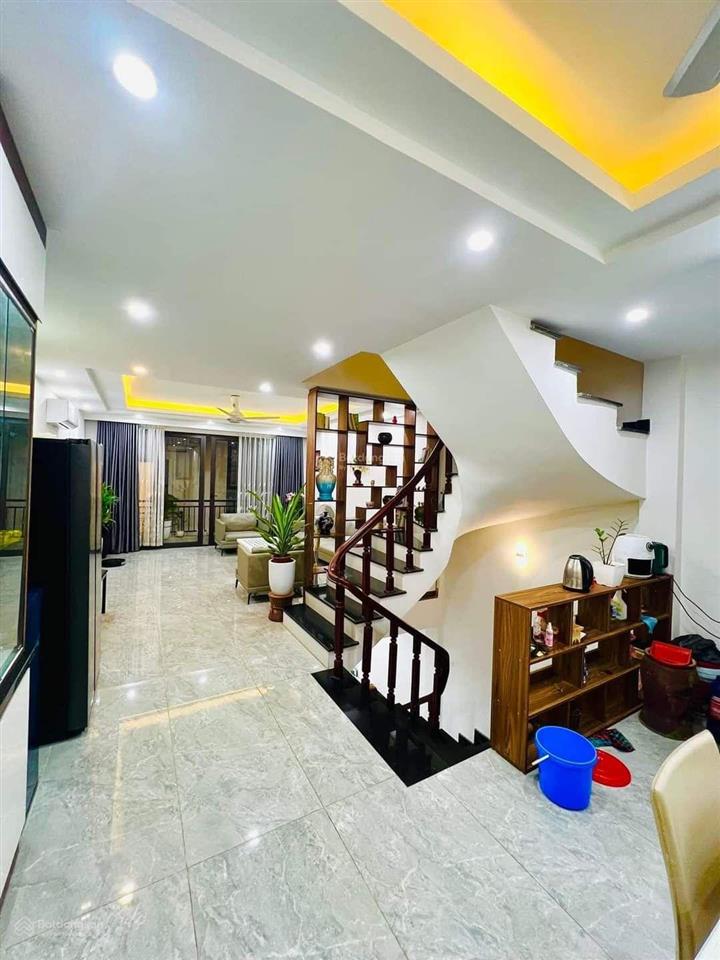 Bán nhà gần đại học quốc gia hà nội. quận cầu giấy, 45m2, 4 tầng, mt 4,2 mét, ngõ ô tô. giá 12,9 tỷ