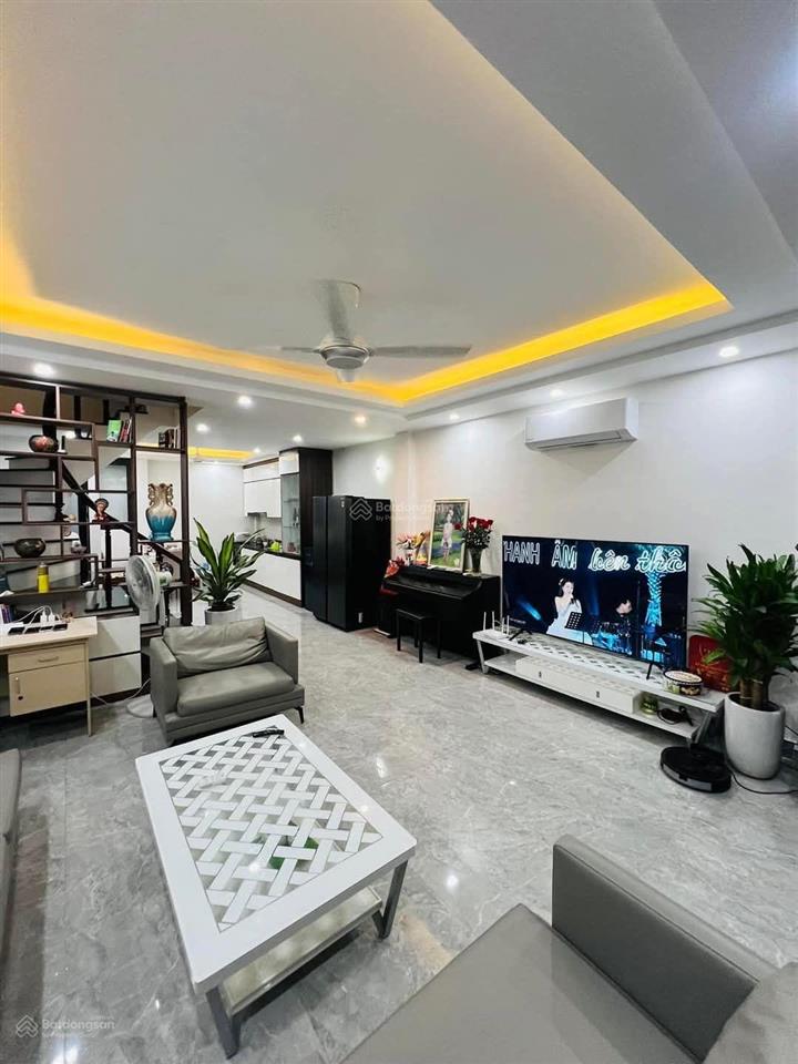 Bán nhà gần đại học quốc gia hà nội. quận cầu giấy, 45m2, 4 tầng, mt 4,2 mét, ngõ ô tô. giá 12,9 tỷ