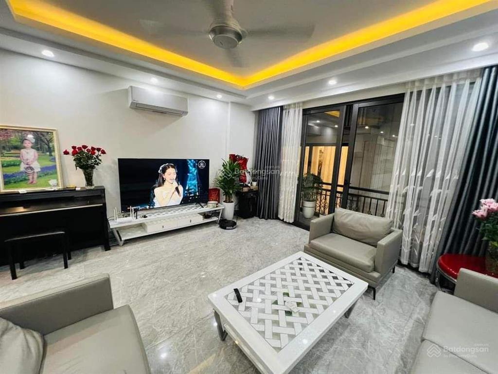 Bán nhà gần đại học quốc gia hà nội. quận cầu giấy, 45m2, 4 tầng, mt 4,2 mét, ngõ ô tô. giá 12,9 tỷ