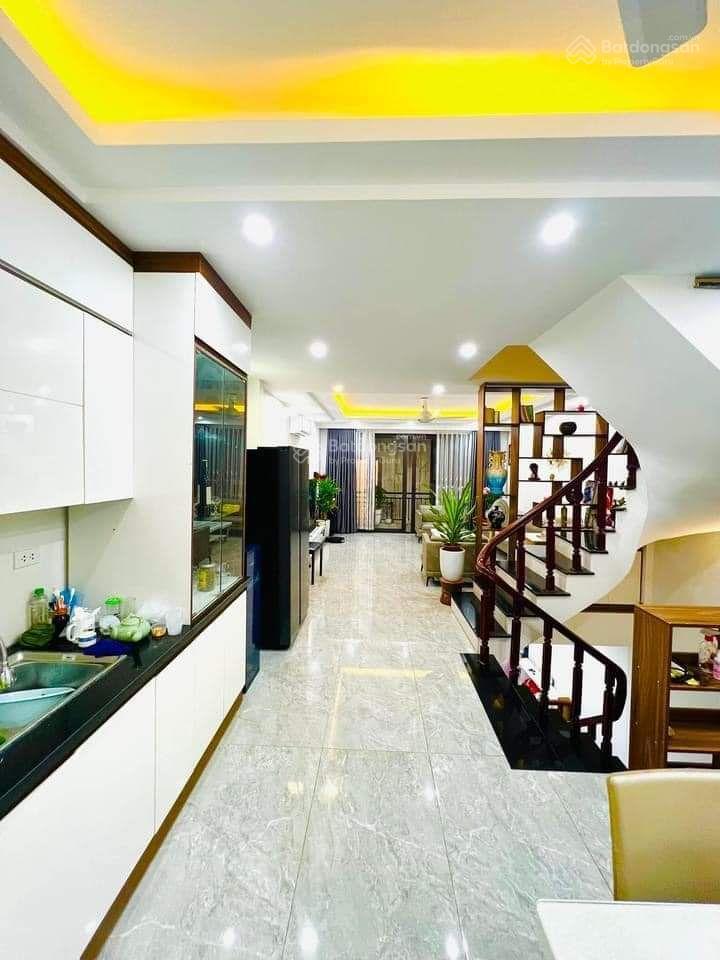 Bán nhà gần đại học quốc gia hà nội. quận cầu giấy, 45m2, 4 tầng, mt 4,2 mét, ngõ ô tô. giá 12,9 tỷ