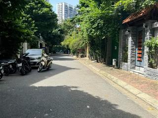 Bán liền kề khu đô thị yên hòa. 75m2 x 5 tầng mặt tiền 5,5 m. sang trọng, thượng lưu. giá 29 tỷ