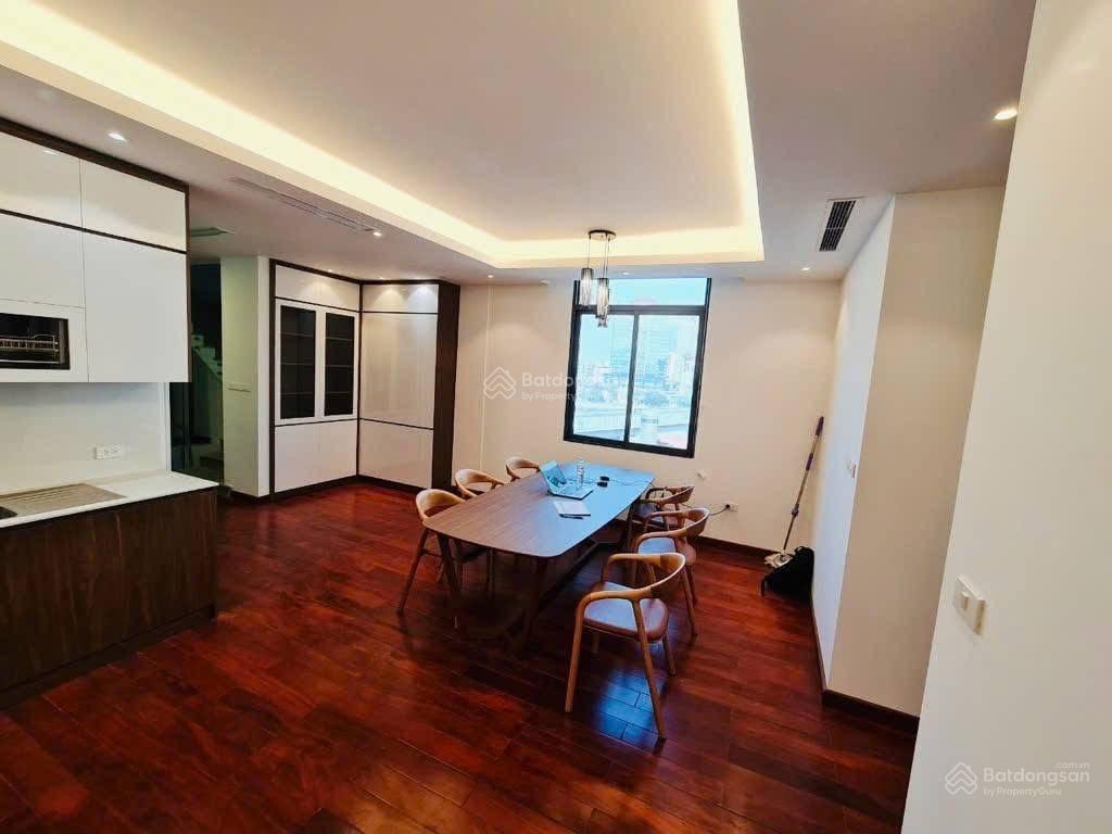Bán nhà phố trung kính . 52m2 7 tầng , mt 4m , thang máy, tô tránh , nhà 2 thoáng , giá 28
