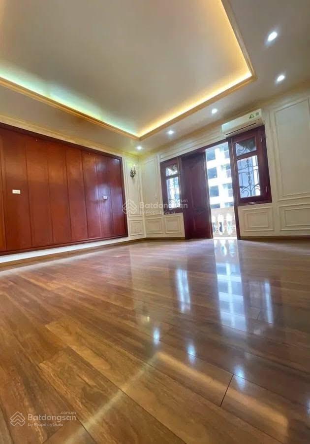 Bán nhà phố trung kính . 52m2 7 tầng , mt 4m , thang máy, tô tránh , nhà 2 thoáng , giá 28
