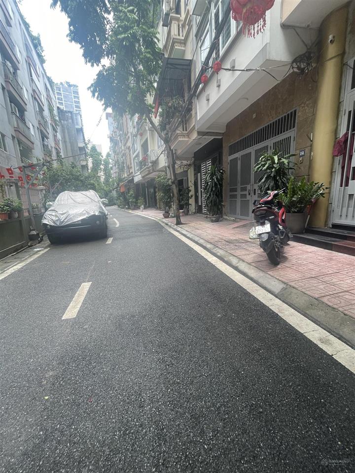 Bán nhà phố trung kính . 52m2 7 tầng , mt 4m , thang máy, tô tránh , nhà 2 thoáng , giá 28