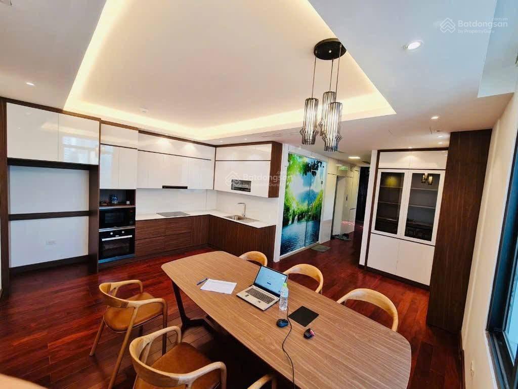 Bán nhà phố trung kính . 52m2 7 tầng , mt 4m , thang máy, tô tránh , nhà 2 thoáng , giá 28