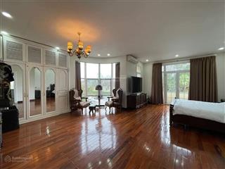 Biệt thự ciputra 110 tỷ, 335 m2. thang máy, lô góc 3 thoáng, mặt đường chính