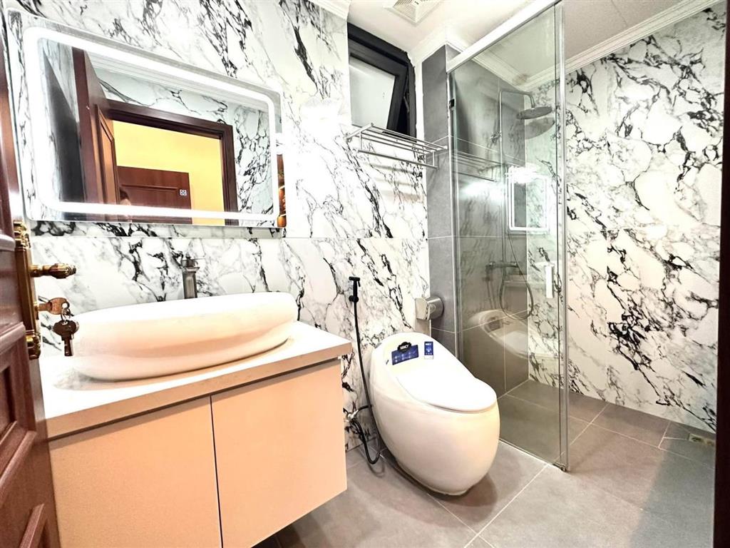 Bán chung cư hạ đình tower, 206m2, 7pn + 5wc, giá 11 tỷ