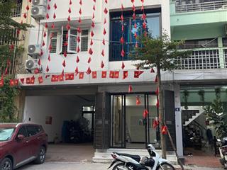 Cho thuê căn hộ phố vĩnh phúc ba đình 55m2 , 1 khách 1 ngủ rộng , bếp , wc , ban công. 9,9 triệu