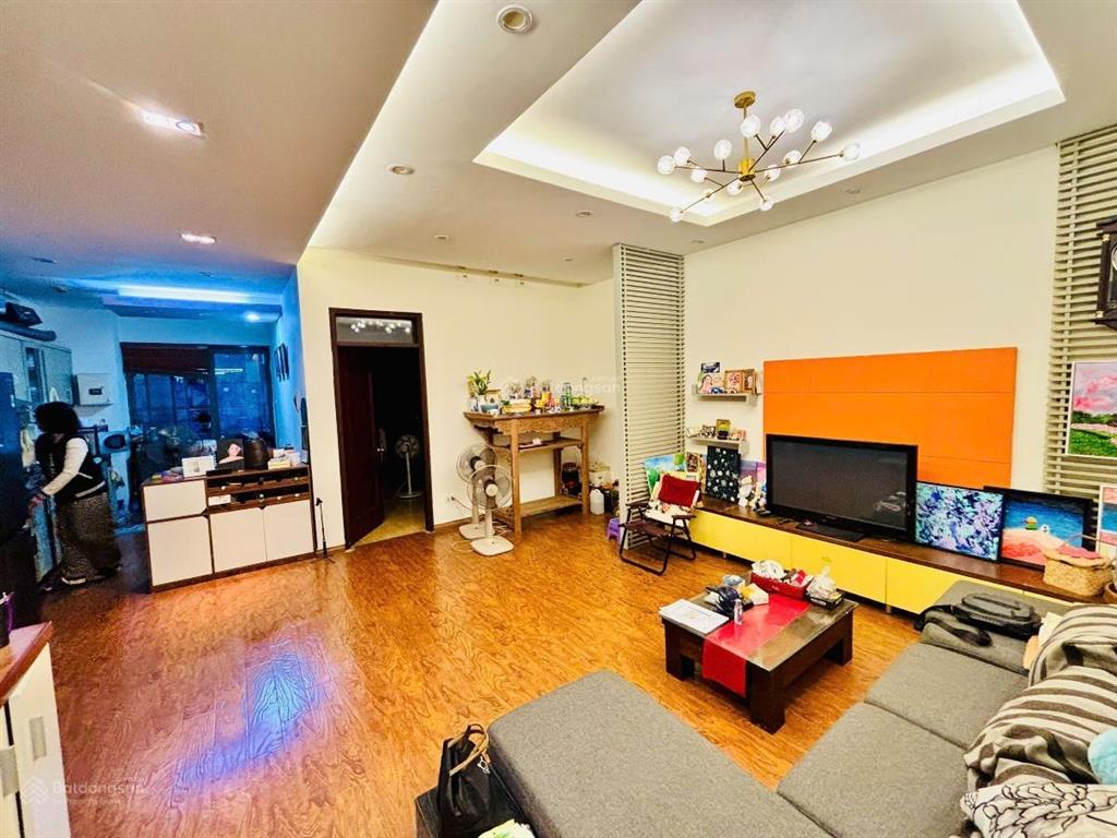 Bán căn hộ chung cư tòa 18t2 lê văn lương 102 m2 , tầng 15 , giá 9.tỷ thanh xuân