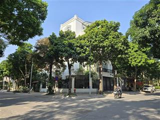 Cần bán gấp biệt thự 226m2 lô góc khu lão thành cách mạng  phố trần kim xuyến giá 99 tỷ.