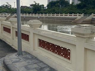 Chỉ chưa đến 100 triệu/m2 mà view hồ, chỉ vài phút đến vin cổ loa (  0979 532 ***)