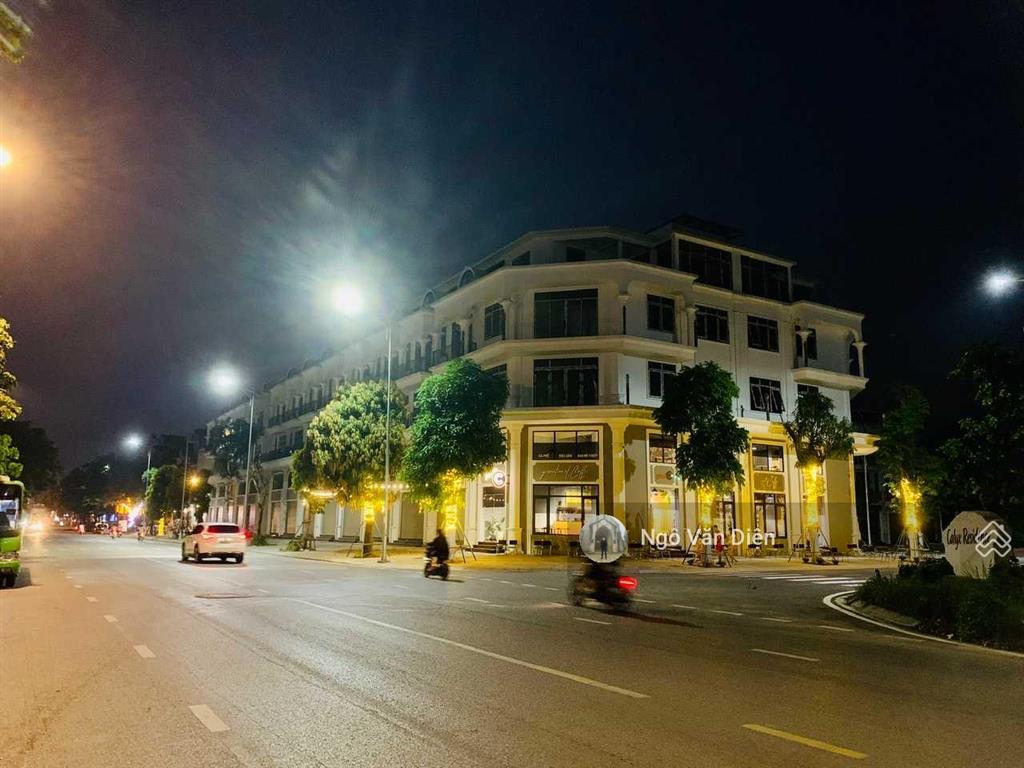 Cần tiền bán rẻ căn shophouse trục chính đường cổ loa 25m dự án calyx residence 319 uy nỗ đông anh