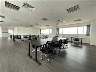 Chính chủ cho thuê văn phòng 140m2 sàn mới  có sẵn bàn ghế ngày mặt tiền đinh bộ lĩnh, bình thạnh