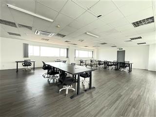 Cho thuê văn phòng 140m2 có sẵn bàn ghế giá cực tốt ngay mặt tiền đường đinh bộ lĩnh, bình thạnh