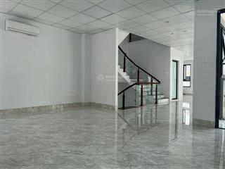 Gấp ! cho thuê bt dương nội cạnh công viên thiên văn học hoàn thiện giá 22tr/tháng.