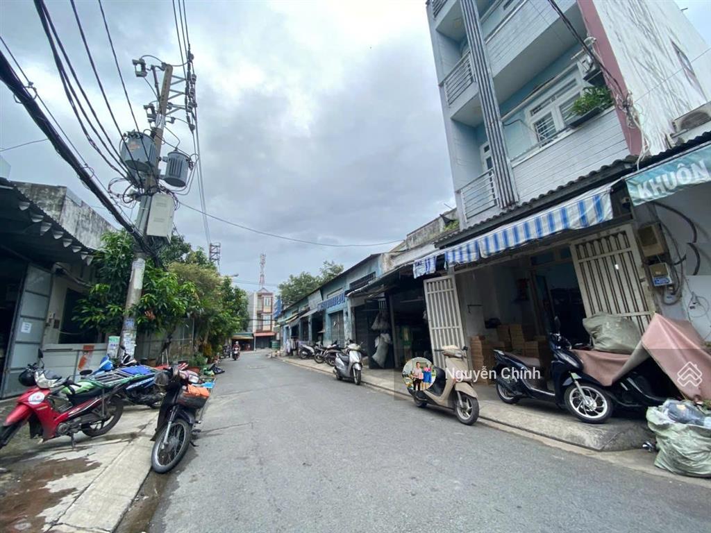 Bán nhà 1 sẹc phan anh giáp tân phú  dt 4m x 16,7m cấp 4, gác lửng, giá 6,4 tỷ chốt. hẻm 8m thông