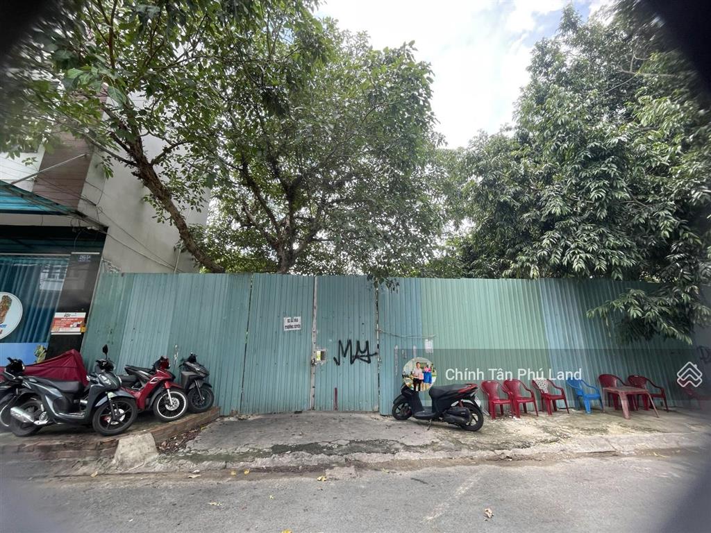 Bán đất 1/ hẻm kinh doanh lê văn quới hẻm 8m thông 4x19m cách mặt tiền 30m giá 6,9 tỷ