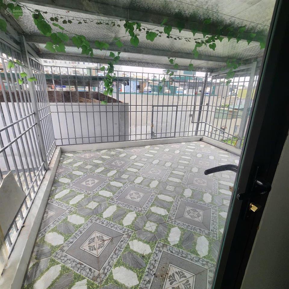 Nhà mới đẹp  20m ra ô tô  42m2  3 tầng  định công hạ