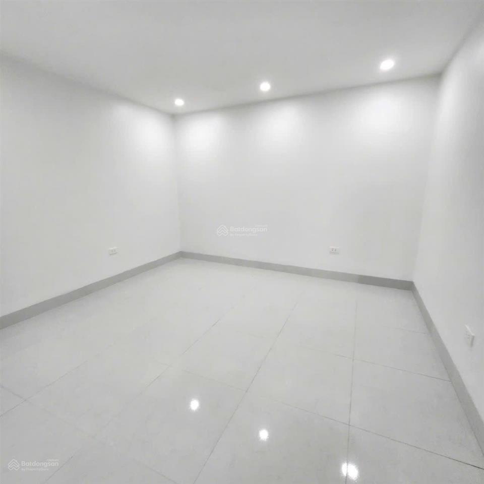 Nhà mới đẹp  20m ra ô tô  42m2  3 tầng  định công hạ