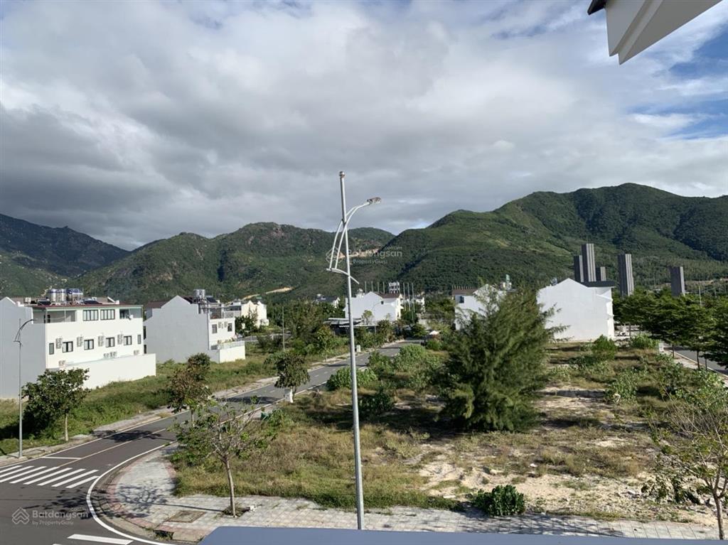 Hiếm! bán golden bay 5 nền liền kề nhau, gần khu tđc vingroup, tiện xây khách sạn.  0946 753 ***