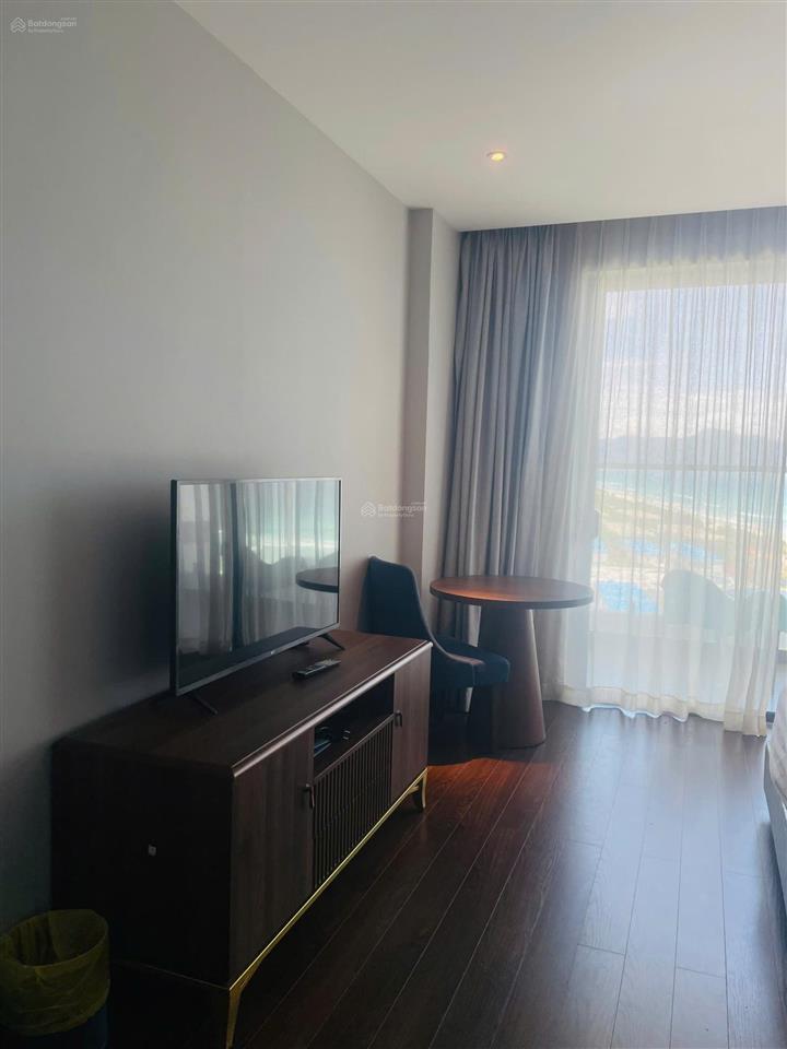 Bán the arena cam ranh lia tầng 08, view biểnhồ bơi giá 1.1 tỷ bao sang tên và pbt.  0946 753 ***