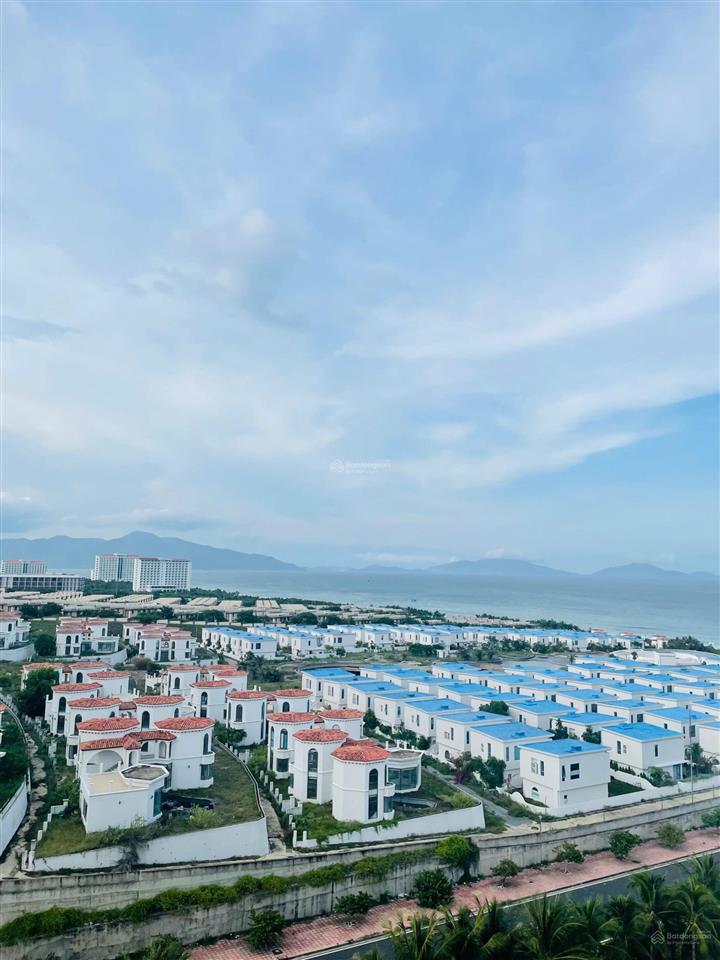 Bán the arena cam ranh lia tầng 08, view biểnhồ bơi giá 1.1 tỷ bao sang tên và pbt.  0946 753 ***