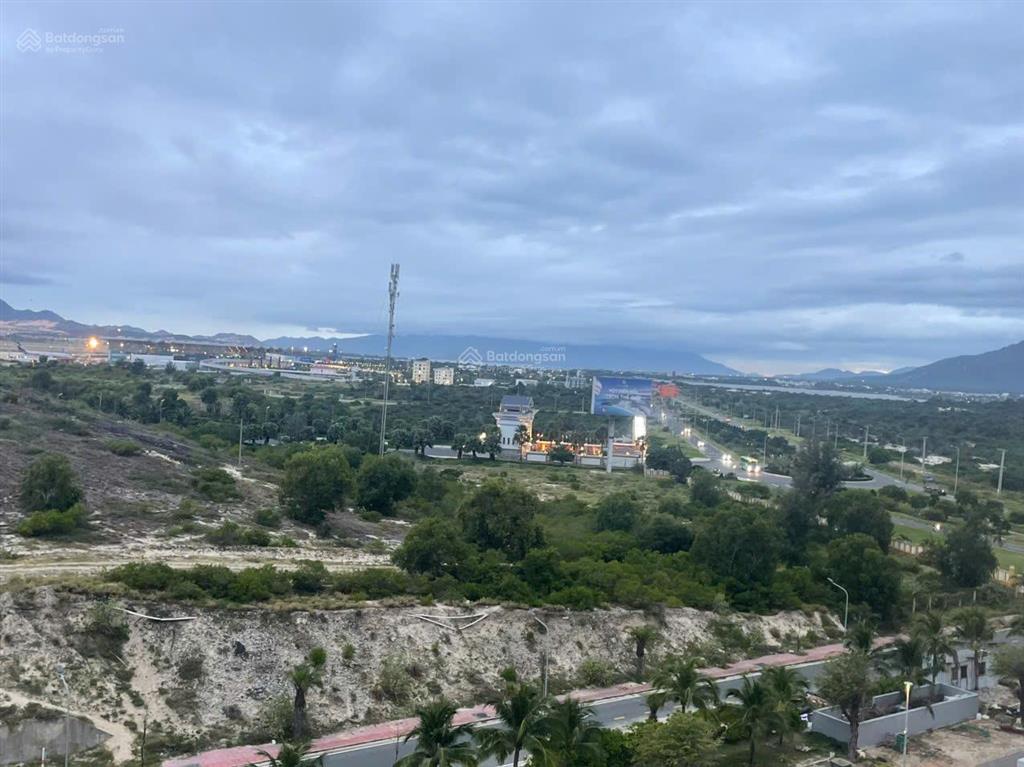 The arena cam ranh duy nhất căn lia chỉ 830tr, view hồ bơi và mặt hướng biển, bao sang tên