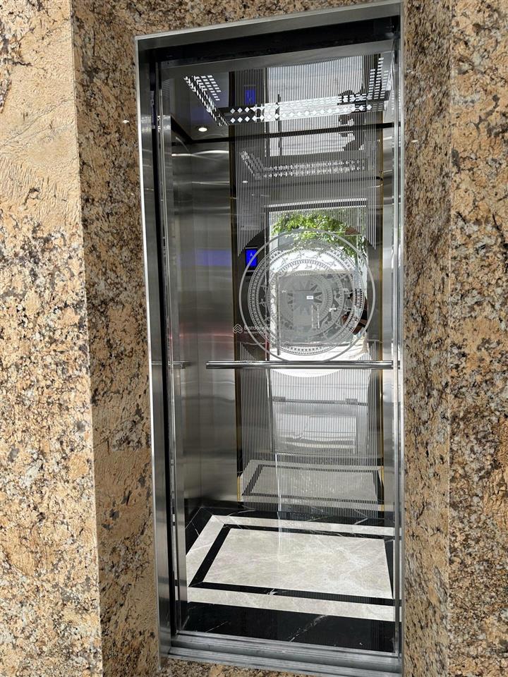 Co thuê lk galaxy tsq tố hữu, vị trí đắc địa căn góc. dt 100m, mt 20m, 6t thang máy giá 55tr/th