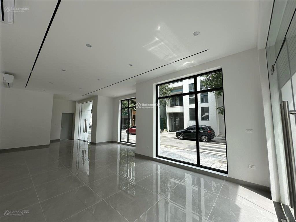 Co thuê lk galaxy tsq tố hữu, vị trí đắc địa căn góc. dt 100m, mt 20m, 6t thang máy giá 55tr/th