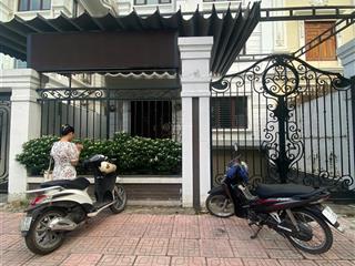 Cho thuê biệt thự kđt nam cường cổ nhuế dt 220m2 xd 110m2 * 4 tầng 1 hầm. thang máy. giá 60tr/th