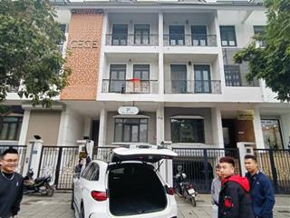 Cho thuê nhà mp mạc thái tông, yên hòa, cầu giấy. dt 100m2 mt 8m, 4 tầng 1 hầm, thang máy. giá 60tr