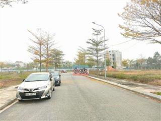 🔥BÁN GẤP ĐẤT PHÂN LÔ KĐT VĨNH YÊN CENTER CITY 100m MT5m hướng NAM giá 2,75 TỶ SỔ ĐỎ CC 0988296228