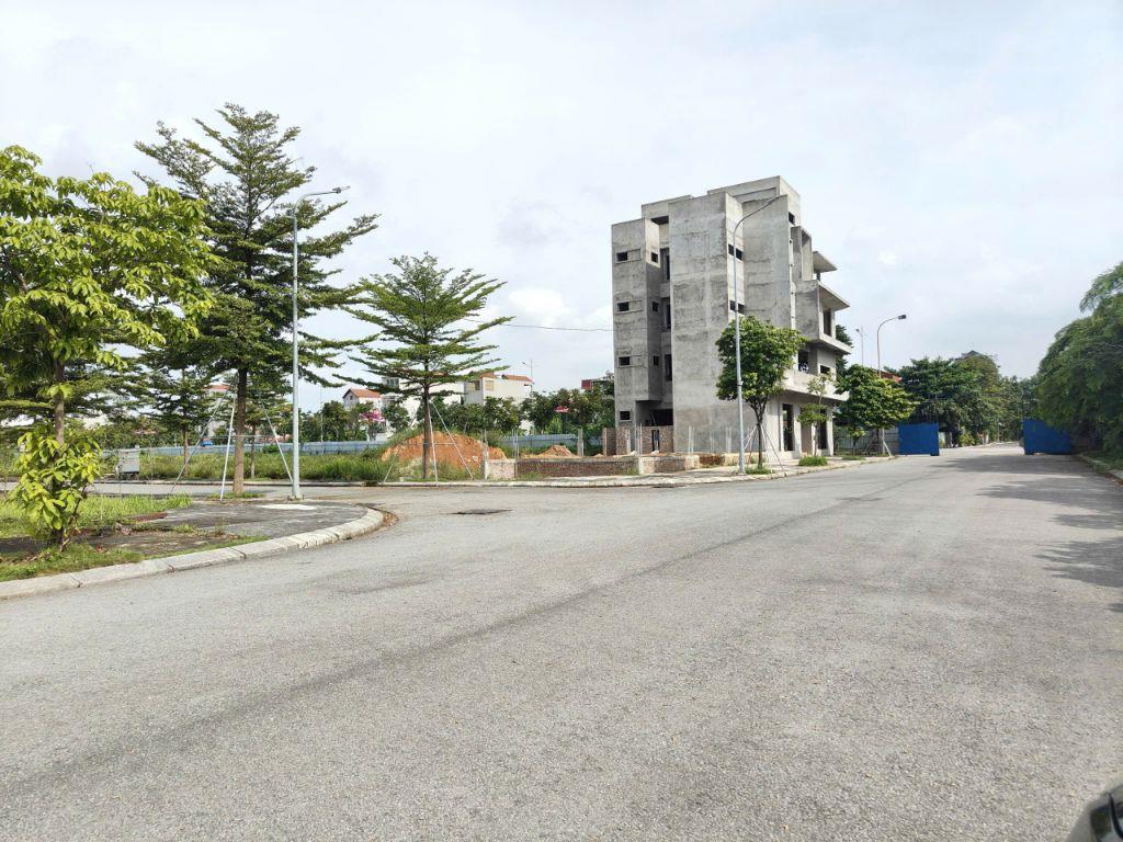 🔥BÁN GẤP ĐẤT PHÂN LÔ KĐT VĨNH YÊN CENTER CITY 100m MT5m hướng NAM giá 2,75 TỶ SỔ ĐỎ CC 0988296228