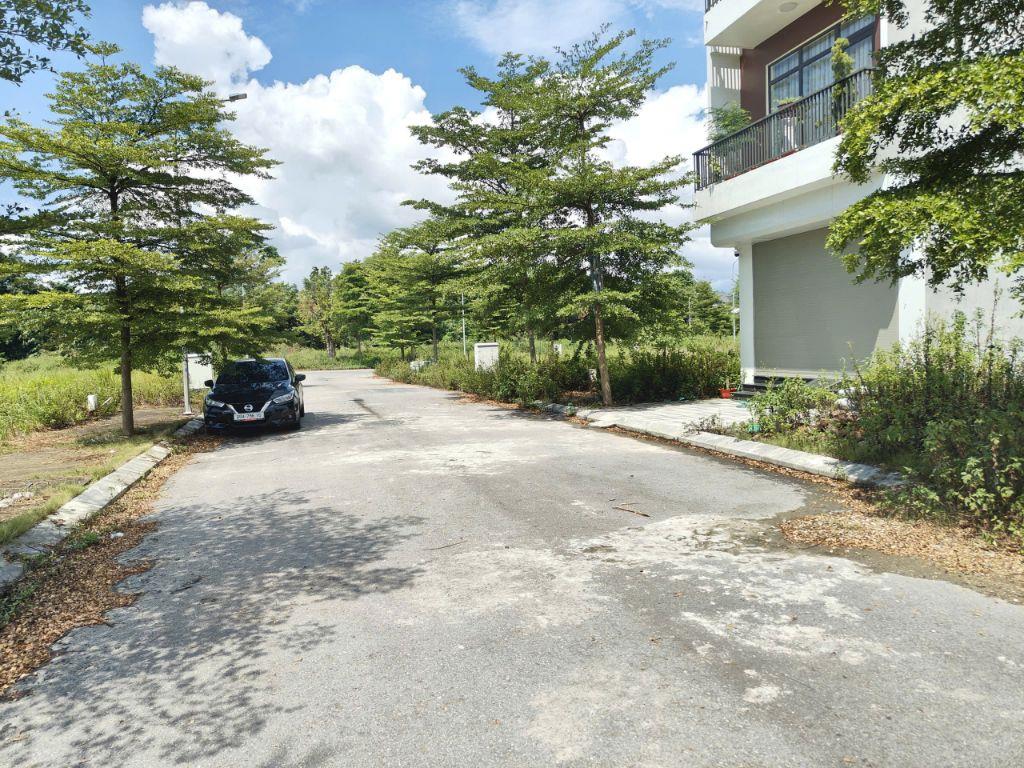 🔥BÁN GẤP ĐẤT PHÂN LÔ KĐT VĨNH YÊN CENTER CITY 100m MT5m hướng NAM giá 2,75 TỶ SỔ ĐỎ CC 0988296228