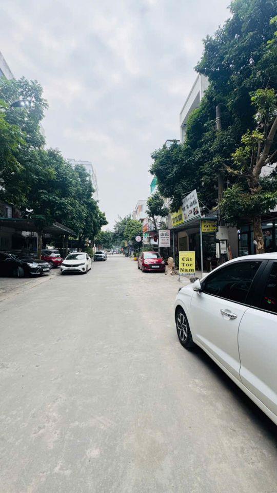 BÁN GẤP LÔ ĐẤT KINH DOANH ĐỈNH BĂNG 2 TÔN ĐỨC THẮNG SÁT KCN KHAI QUANG 100M MT5M GIÁ 2,XTỶ 0988296228