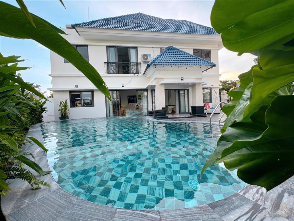 Bán gấp biệt thự sân vườn hồ bởi (dt 365m2) + 1t + 1l + gần biển bãi sau + giá cực tốt