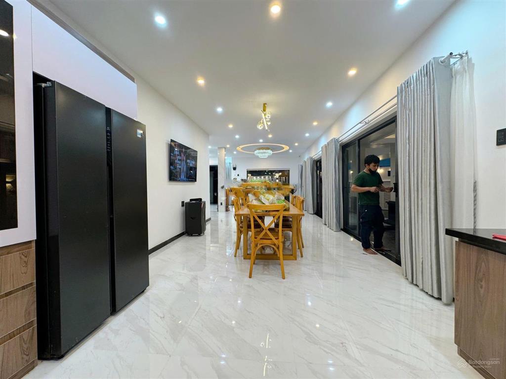 Bán gấp biệt thự sân vườn hồ bởi (dt 365m2) + 1t + 1l + gần biển bãi sau + giá cực tốt