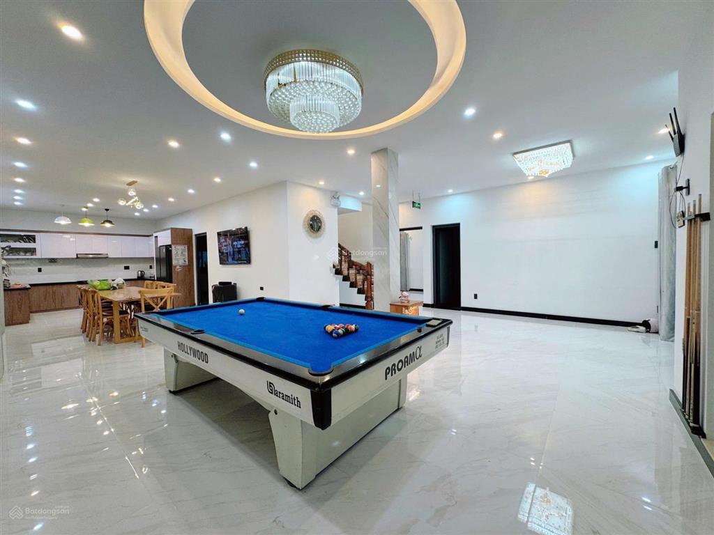 Bán gấp biệt thự sân vườn hồ bởi (dt 365m2) + 1t + 1l + gần biển bãi sau + giá cực tốt