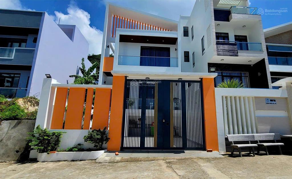 Bán biệt thự trần phú gần biển (bãi dâu), (dt 7x25.7m = 180m2), nhà đẹp hoàn công, giá chỉ 20 tỷ 5